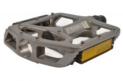 Lumintrail Bike Pedals: Light Weight With Anti-Skid Pins
