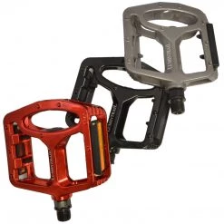 Lumintrail Bike Pedals: Light Weight With Anti-Skid Pins