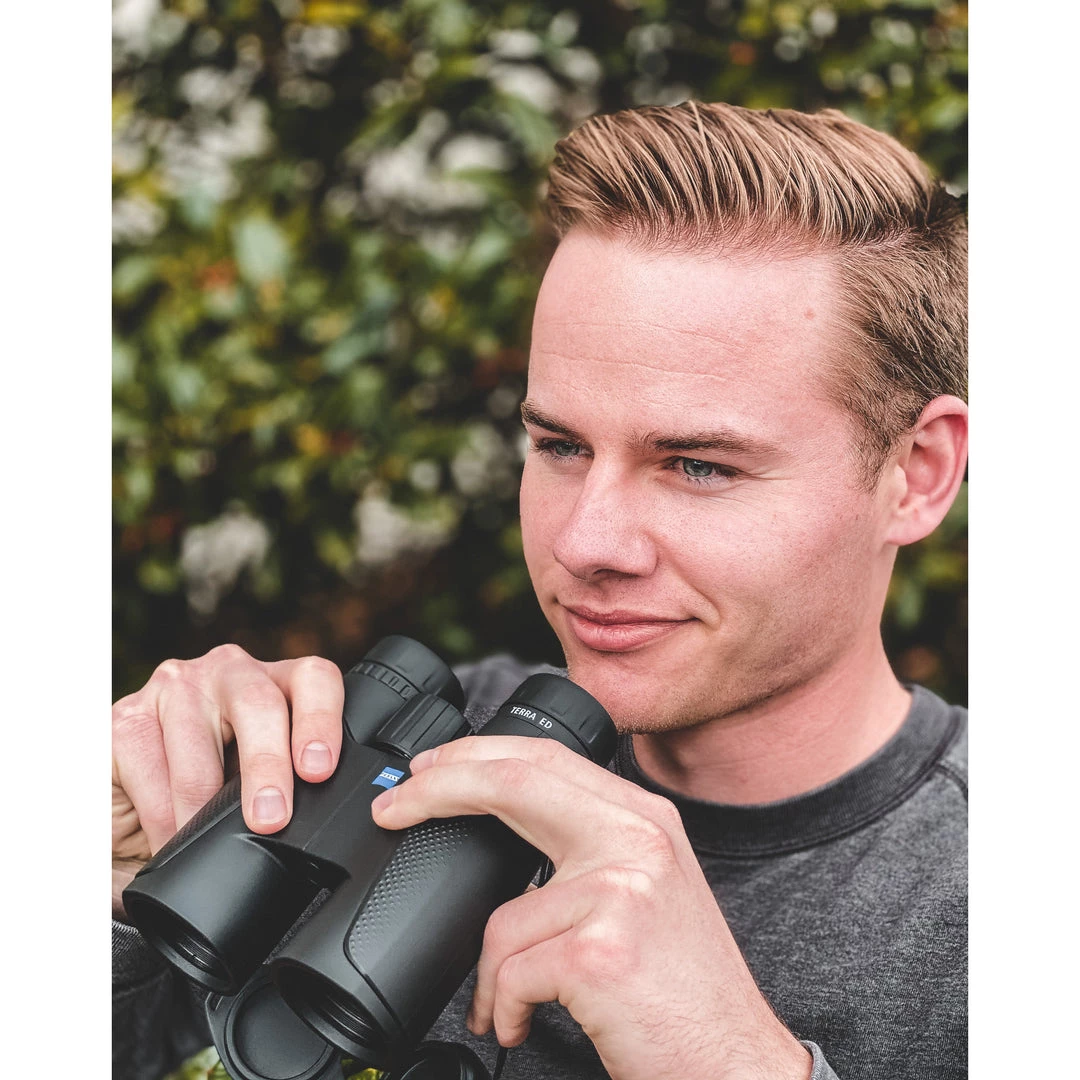 Zeiss Terra ED 10x42 Binoculars For Hunting, Birdwatching, Outdoor, Traveling, Green Sport Optics 7 Zeiss Terra ED 10x42 Binoculars For Hunting, Birdwatching, Outdoor, Traveling, Green Sport Optics