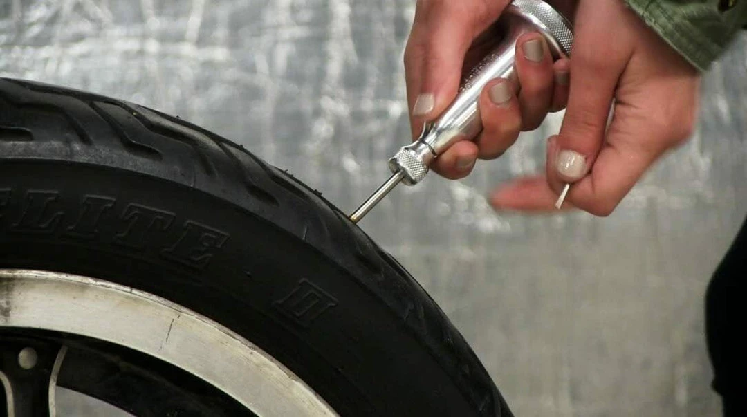 LightJunction Outdoor Recreation Dynaplug Tubeless Tire Repair Tool Kit, Aluminum Pro Xtreme, Made In USA 4 LightJunction Outdoor Recreation Dynaplug Tubeless Tire Repair Tool Kit, Aluminum Pro Xtreme, Made In USA